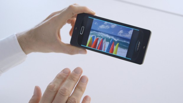 Smartphone mit Ultraschallgesten bedienen (Bild: Elliptic Labs)