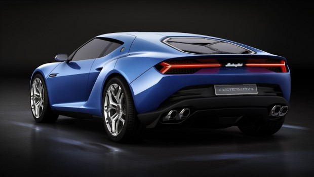 Das Auto kann mit jeweils einem der beiden Antriebe oder mit beiden zusammen gefahren werden. (Foto: Lamborghini)