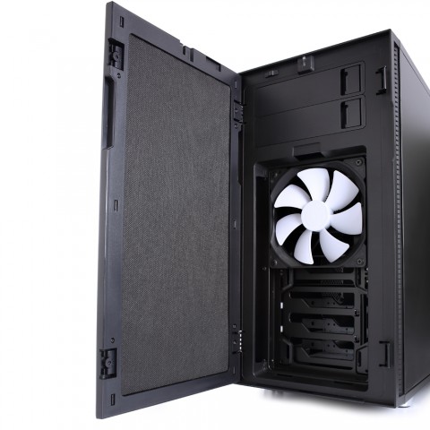 Define R5 (Bild: Fractal Design)
