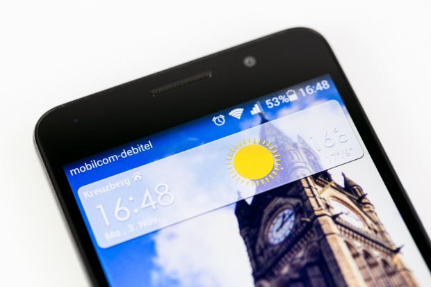 Das Display hat eine Aufl&ouml;sung von 1.920 x 1.080 Pixeln. (Bild: Tobias K&ouml;ltzsch/Golem.de)
