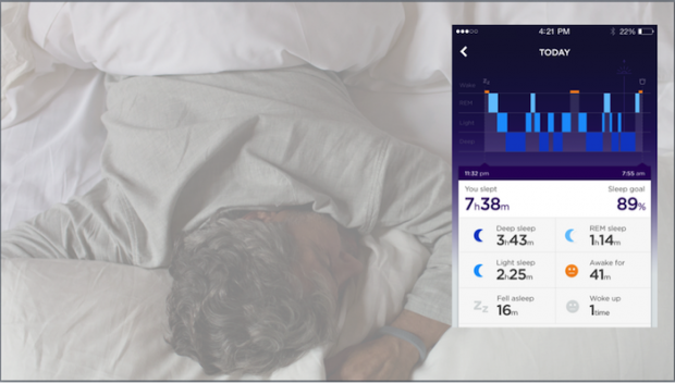 Über eine App werden dem Nutzer detaillierte Informationen über seinen Alltag geliefert. (Bild: Jawbone)