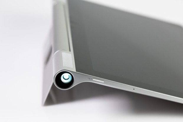 Mit ihm k&ouml;nnen beispielsweise unkompliziert Pr&auml;sentationen an eine Wand geworfen werden. (Bild: Tobias K&ouml;ltzsch/Golem.de)