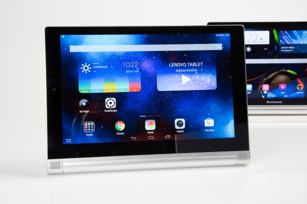 Vorne Lenovos Yoga Tablet 2 und hinten das Vorgängermodell Yoga Tablet 10 HD+ (Bild: Fabian Hamacher/Golem.de)