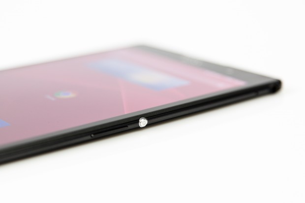 Das Tablet ist äußerst dünn. (Bild: Tobias Költzsch/Golem.de)