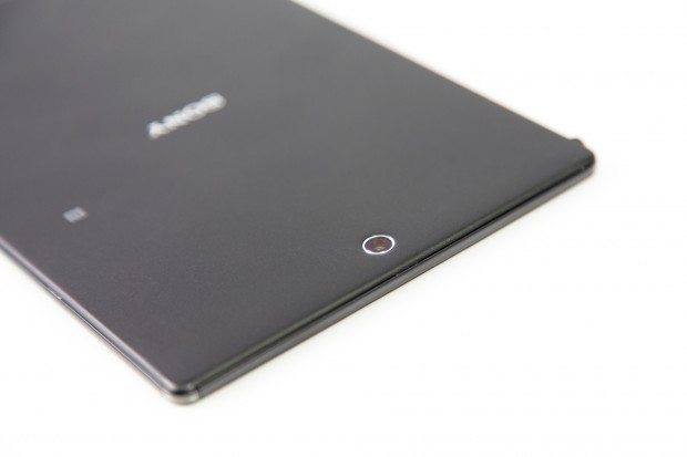 Die Verarbeitung des Z3 Tablet Compact ist sehr gut. (Bild: Tobias Költzsch/Golem.de)