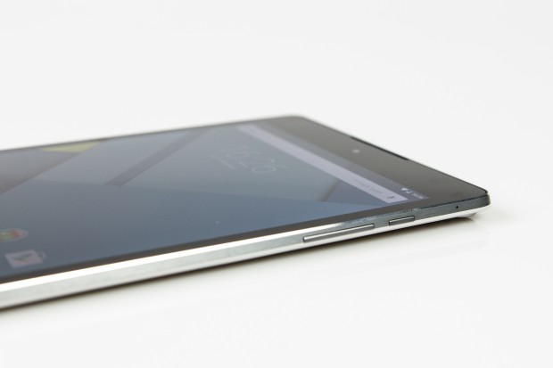 Die Verarbeitung des Nexus 9 ist nicht so gut wie bei Sonys Tablet. (Bild: Tobias Költzsch/Golem.de)