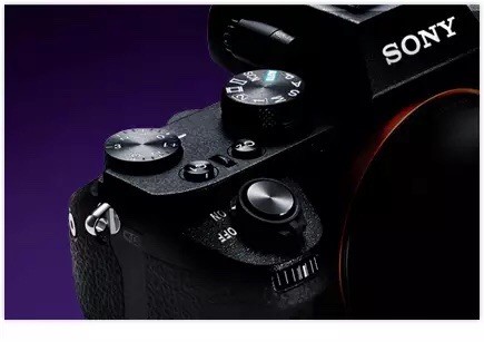 Sony Alpha 7 II (Bild: Sony)