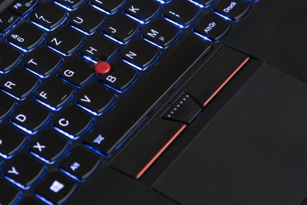 Trackpoint mit dedizierten Maustasten (Bild: Fabian Hamacher/Golem.de)