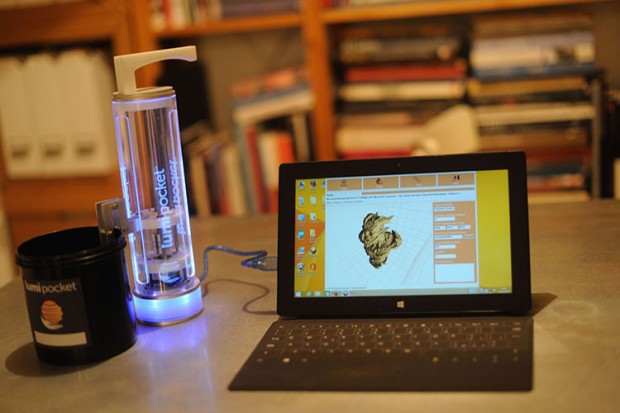 ... nochmal deutlich billiger ist allerdings der angekündigte Lumipocket, der optisch eher an eine Designer-Kaffeemaschine denn einen 3D-Drucker erinnert. (Foto: Lumipocket)