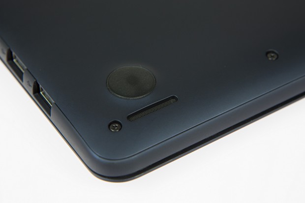 Die Lautsprecher des Asus Eeebook X205TA (Bild: Martin Wolf/Golem.de)