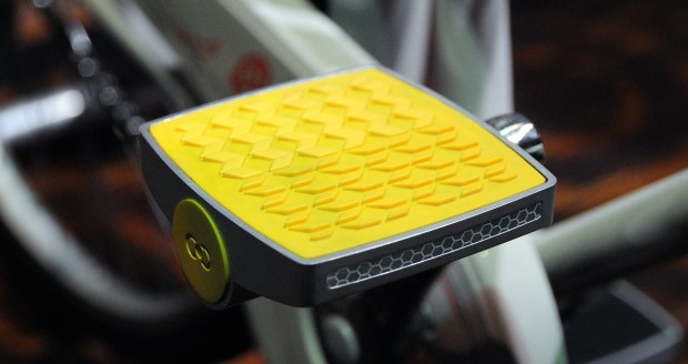 Das Smart-Pedal als Prototyp, es soll auch in Schwarz erscheinen. (Foto: Nico Ernst)