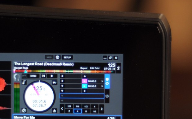 Dieser nicht weiter verkleinerte Ausschnitt lässt mit dem verwendeten 50-mm-Objektiv gerade noch die Pixel erkennen. (Foto: Andreas Sebayang/Golem.de)