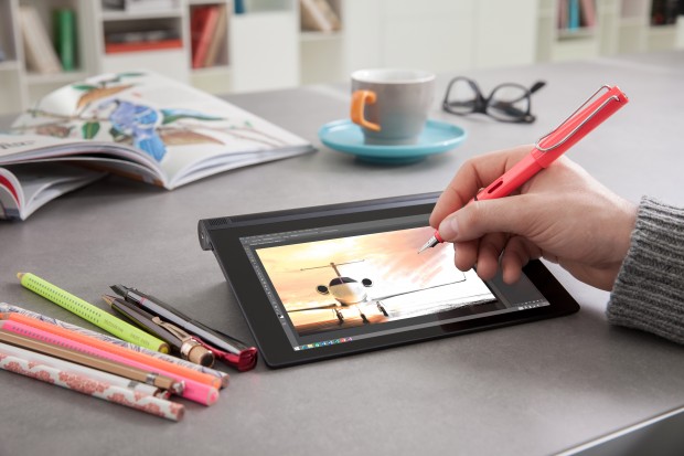 Yoga Tablet 2 mit 8-Zoll-Display und Anypen-Technik (Bild: Lenovo)