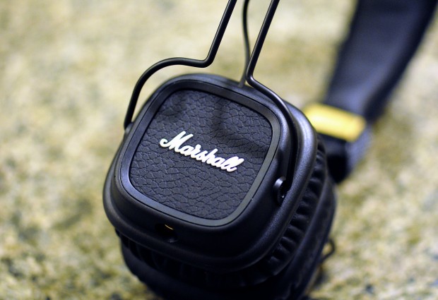 Das Gehäuse ist wie die Bespannung der Amps gestaltet. (Foto: Nico Ernst)