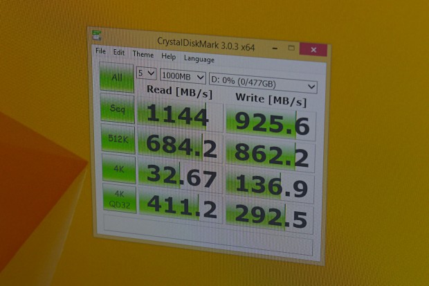 Samsungs XP941 mit Crystal Disk Mark (Bild: Marc Sauter/Golem.de)