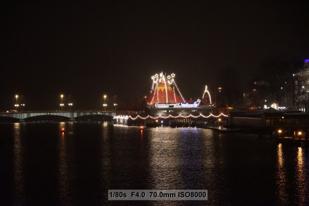 Bei ISO 8000 rauscht es schon stark - in der Vergrößerung (Bild: Andreas Donath)