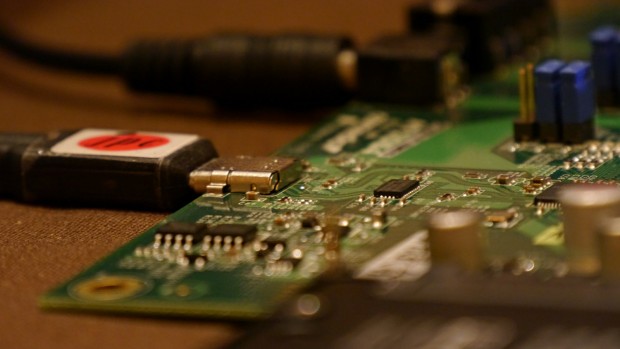 USB-Anschluss und Stecker Typ C (Bild: Marc Sauter/Golem.de)