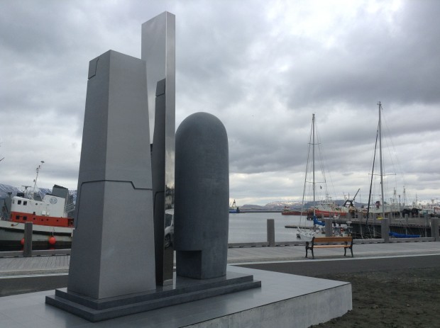 Über 500.000 Spielernamen sind in die Bodenplatte des EVE-Monuments in Reykjavik eingraviert. (Bild: Thorshamar/Reddit.com)