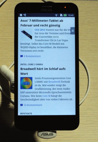 Asus stellt Zenfone 2 und Zenfone Zoom vor. (Fotos: Nico Ernst)