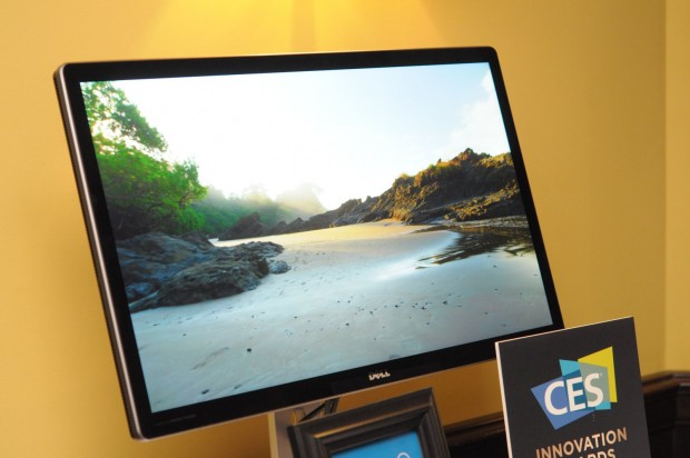 Dells 5K-Monitor braucht derzeit zwei Displayport-Kabel. Das will die Vesa ändern. (Fotos: Andreas Sebayang/Golem.de)