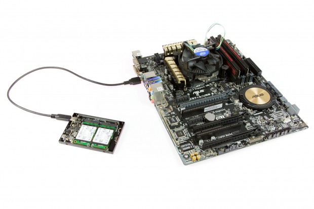 Asus Z97-A/USB3.1 samt 2,5-Zoll-Raid-0-Laufwerk (Bild: Martin Wolf/Golem.de)