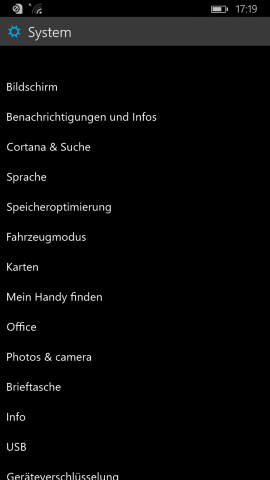 Das Hauptmenü der Systemeinstellungen ist jetzt deutlich übersichtlicher als bei Windows Phone 8.1. (Screenshot: Golem.de)