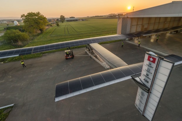Tragflächen und Rumpf sind mit Solarzellen ausgelegt. (Foto: Revillard/Solar Impulse)