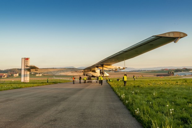 Die Spannweite der Tragflächen ist größer als die einer Boeing 747. (Foto: Revillard/Solar Impulse)