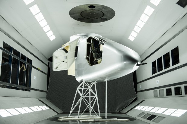 Um Gewicht zu sparen, passt nur ein Pilot hinein.  (Foto: Merz/Solar Impulse)