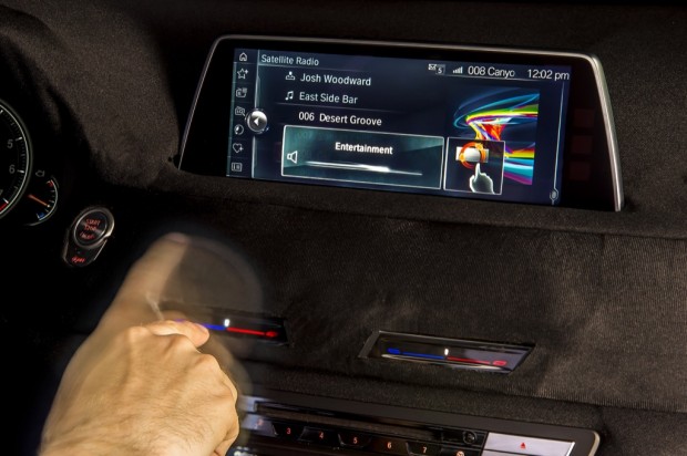 Gestensteuerung im 7er BMW (Bild: BMW)