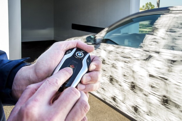 Parkfunktion des neuen 7er BMWs (Bild: BMW)