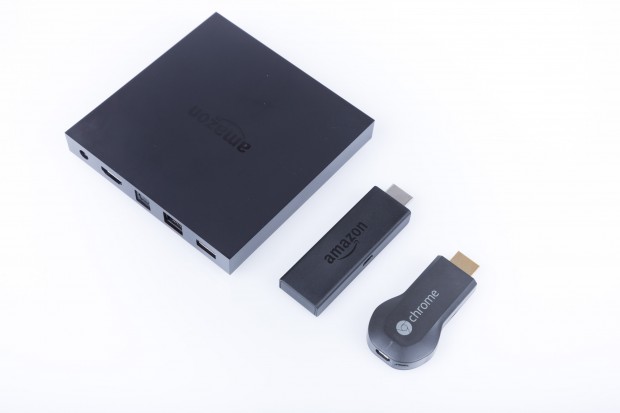 Fire TV neben Fire TV Stick und Googles Chromecast (Bild: Martin Wolf/Golem.de)