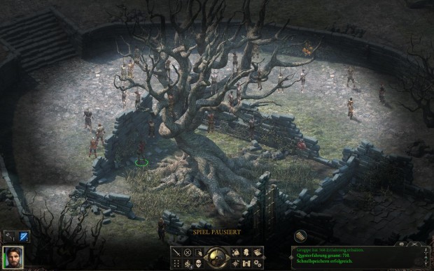 Der Galgenbaum von Goldtal h&auml;ngt voller Leichen. (Screenshot: Golem.de)