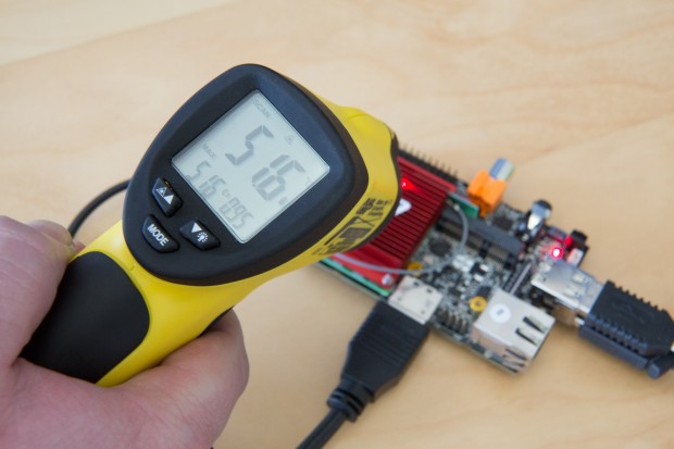 Den Kühlkörper benötigt der Rechner wirklich. (Martin Wolf/Golem.de)