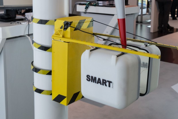 Der Roboter soll künftig die Rotorblätter der Windräder überprüfen und reparieren. (Foto: Werner Pluta/Golem.de)