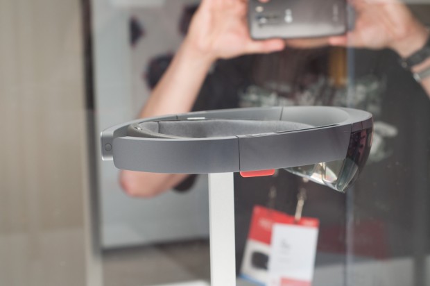 Die Hololens besteht aus zwei Ringen.(Foto: Andreas Sebayang/Golem.de)