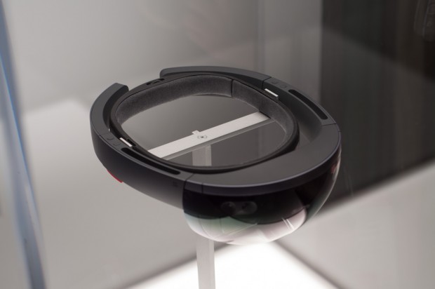 Der innere Ring wurde auf der Demo nicht horizontal auf den Kopf gesetzt sondern in einem Winkel um die 20 Grad dazu. (Foto: Andreas Sebayang/Golem.de)