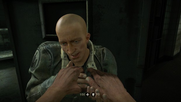 Gespräche sind in Wolfenstein eher selten und meistens Monologe - erinnern aber von der Atmosphäre her an Riddick - Escape from Butcher Bay.