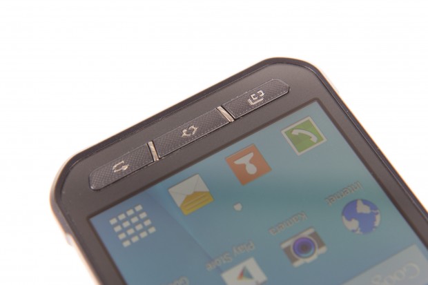 Statt Sensortasten baut Samsung auch beim Xcover 3 wieder echte Tasten ein. (Bild: Martin Wolf/Golem.de)