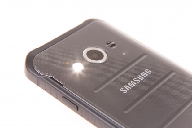 Die Hauptkamera mit 5 Megapixeln eignet sich eher nur f&uuml;r Schnappsch&uuml;sse. (Bild: Martin Wolf/Golem.de)