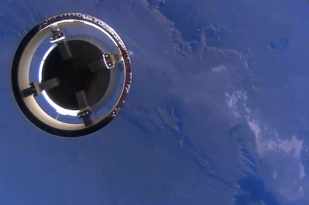 In knapp 94 km H&ouml;he wird die Mannschaftskapsel vom Antriebsmodul abgetrennt. (Foto: Blue Origin)