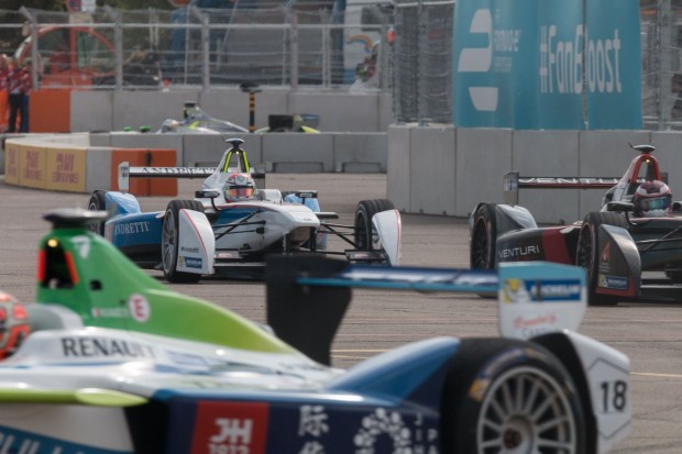 W&auml;hrend di Grassi davon zog, wurde im Feld um die Positionen gek&auml;mpft. (Foto: Werner Pluta/Golem.de)