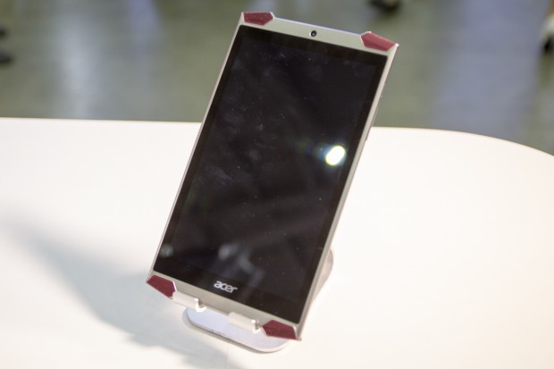 Acers kommendes Gaming-Tablet Predator 8 (Bild: Tobias Költzsch)