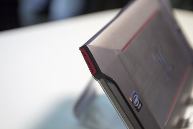 Einer der Lautsprecher des Predator 8 (Bild: Tobias Költzsch)