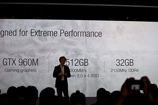 Asus stellt die Zen-All-in-One-PCs vor. (Bild: Tobias K&ouml;ltzsch/Golem.de)