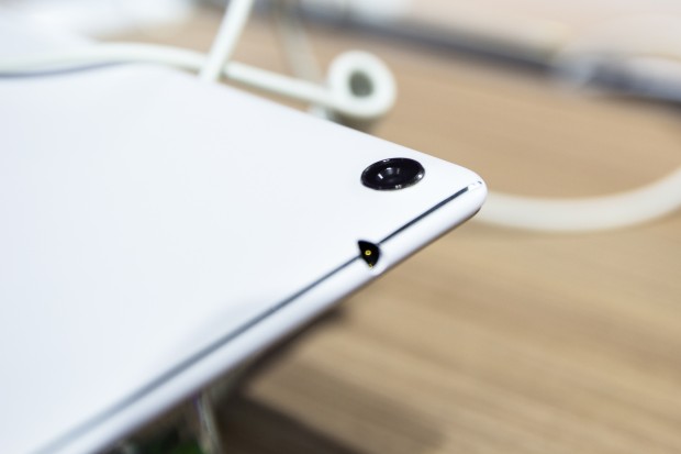 Der Rand des Metallteils ist schr&auml;g abgeschliffen. (Bild: Tobias K&ouml;ltzsch/Golem.de)