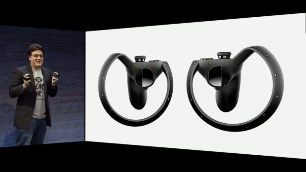 Palmer Luckey zeigt Oculus Touch (Screenshot: Golem.de)