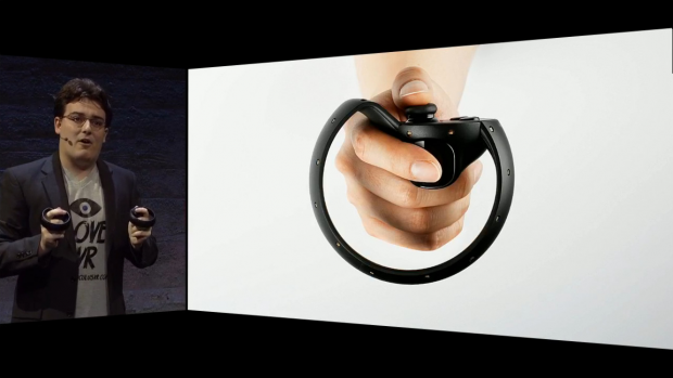 Palmer Luckey zeigt Oculus Touch (Screenshot: Golem.de)
