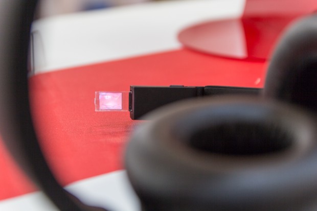 Das Display der SiME Smart Headphones (Bild: Tobias Költzsch/Golem.de)