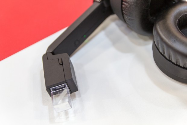 Das Display der SiME Smart Headphones (Bild: Tobias Költzsch/Golem.de)